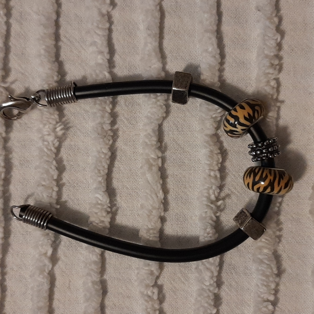 Beaded bracelet - Picture 2 of 2